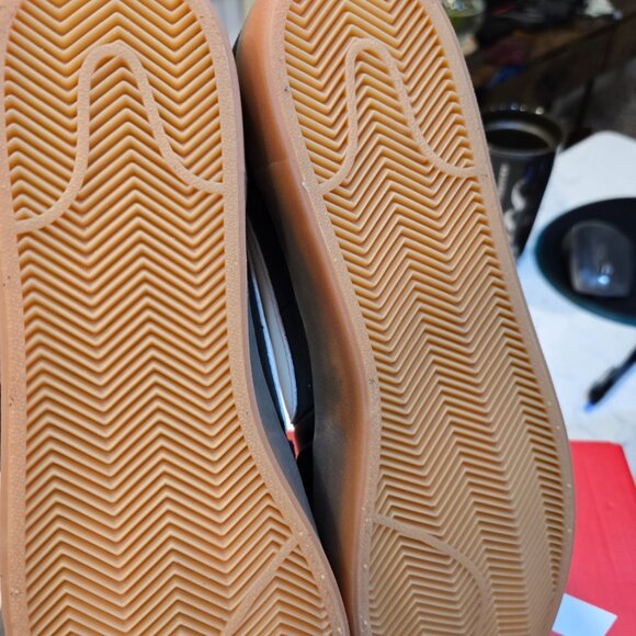 Nike "Killshot 2 Leather" Men's size 10 Black/Sail-Gum Yellow Sneakers NEW - Picture 10 of 15